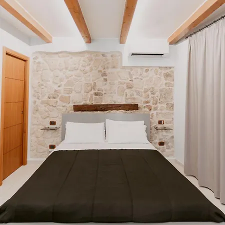 Bed & Breakfast Dimora L'etual Bari