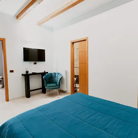 Bed & Breakfast Dimora L'etual 3*