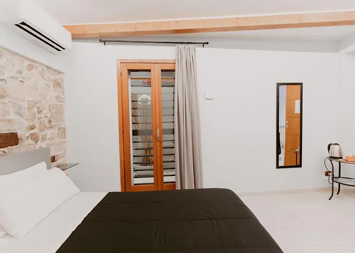 فندق مبيت وإفطار Dimora L'etual 3*