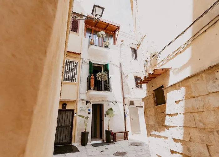 Dimora L'etual Bed & Breakfast 3*